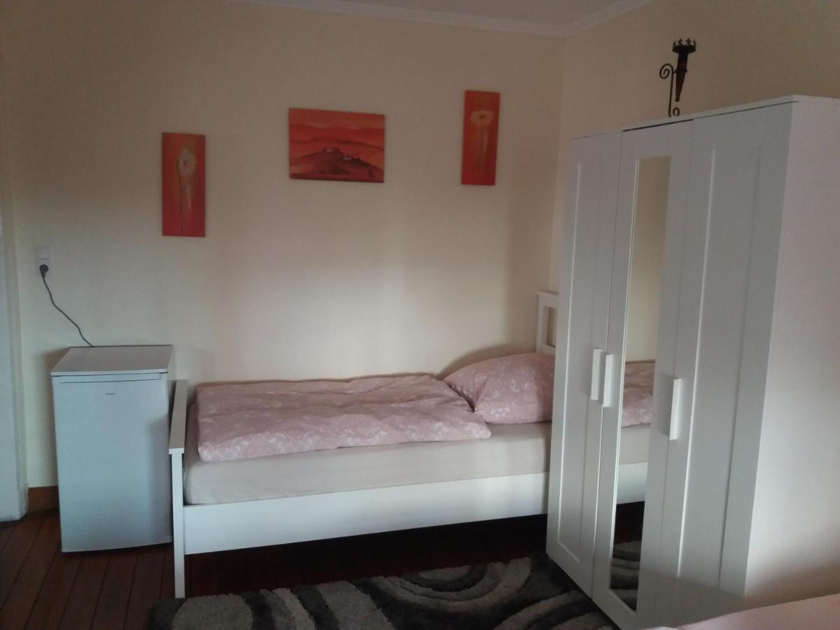 Pensionszimmer Luetzowzimmer Любек Екстер'єр фото